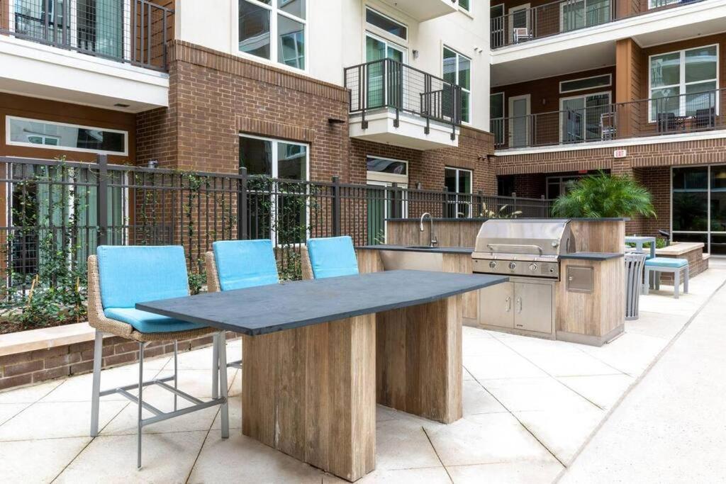 Luxury Apartment With King Bed And Pool And Free Parking 4 休斯敦 外观 照片